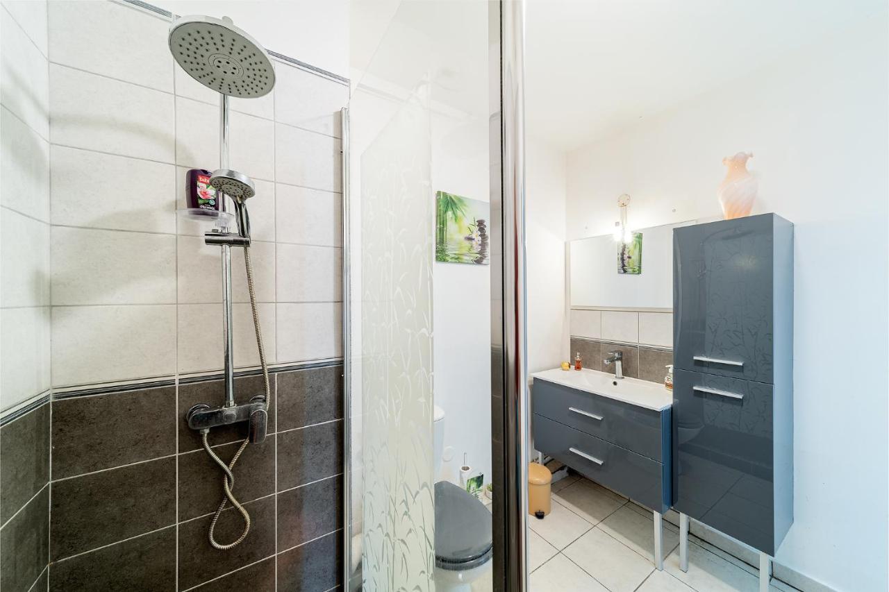 Arrivee Autonome - Parking Interieur - Netflix Apartment Saint-Denis Luaran gambar